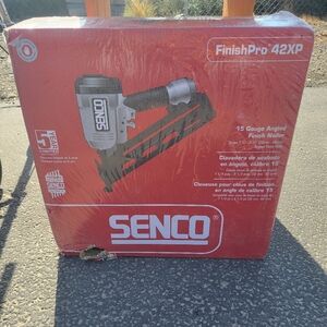 SENCO FinishPro 42XP 15 Gauge Angled Finish Nailer‎ power tool NEW IN BOX